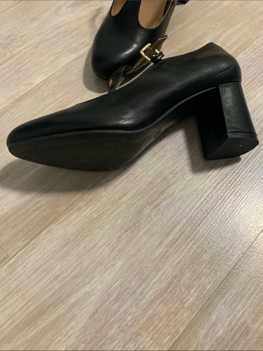Dream Pairs Black T-Strap Block Heels - Picture 4 of 7